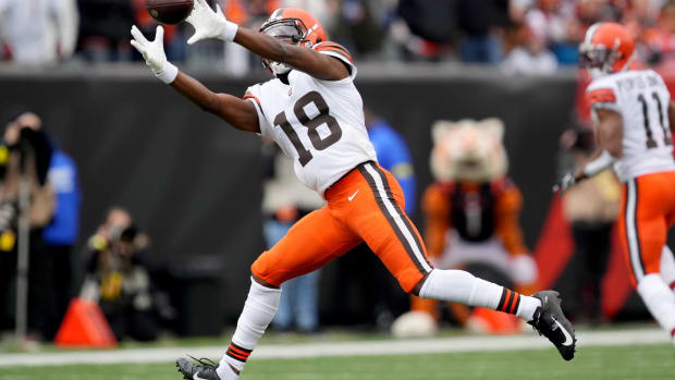 Dec 11, 2022; Cincinnati, Ohio, USA; Cleveland Browns wide receiver David Bell (18) catches a pass in the first quarter during a Week 14 NFL game against the Cincinnati Bengals at Paycor Stadium. Mandatory Credit: Kareem Elgazzar-USA TODAY Sports